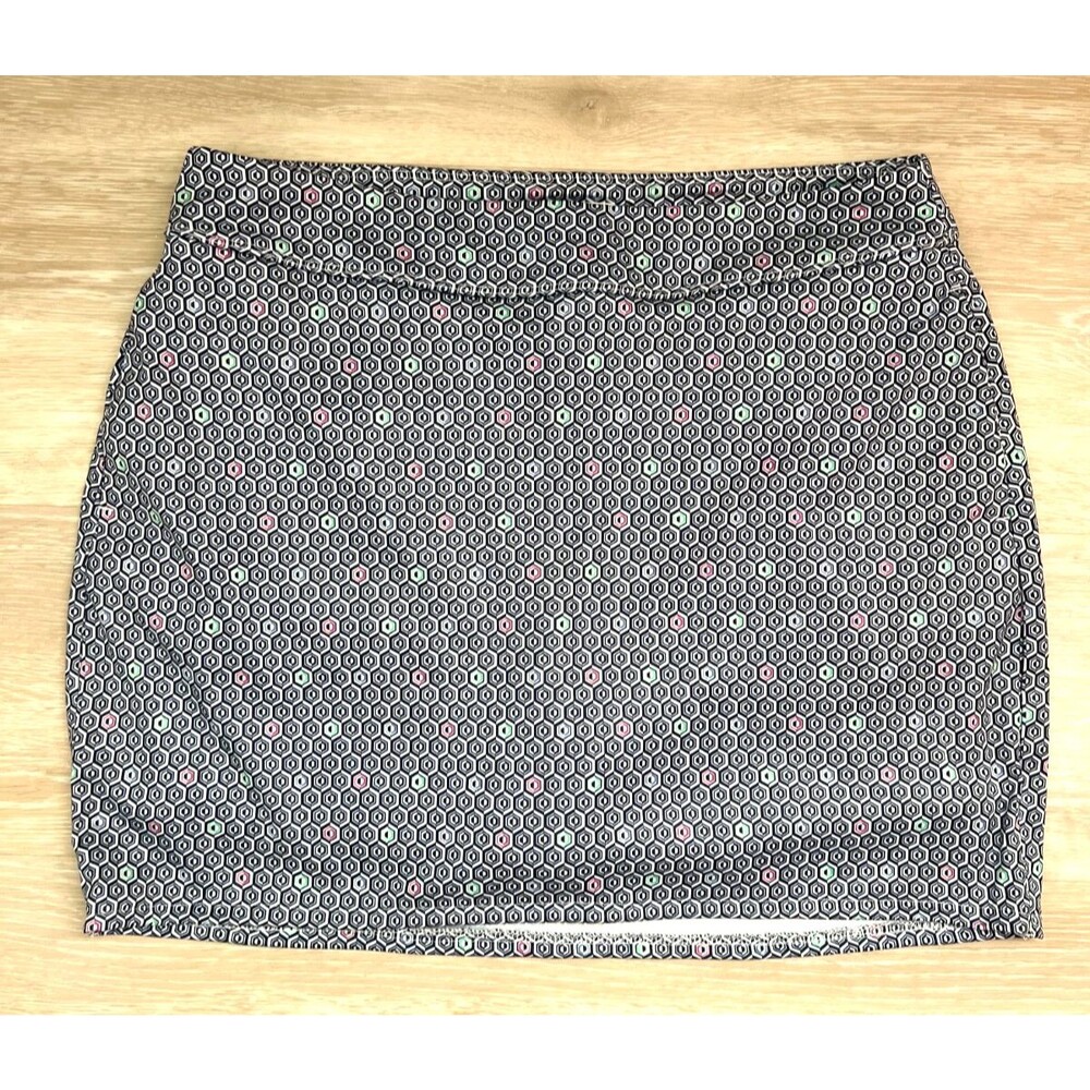 Greg Norman Women's Golf Skort Size Small Geometric Print Built-In Shorts 15"
